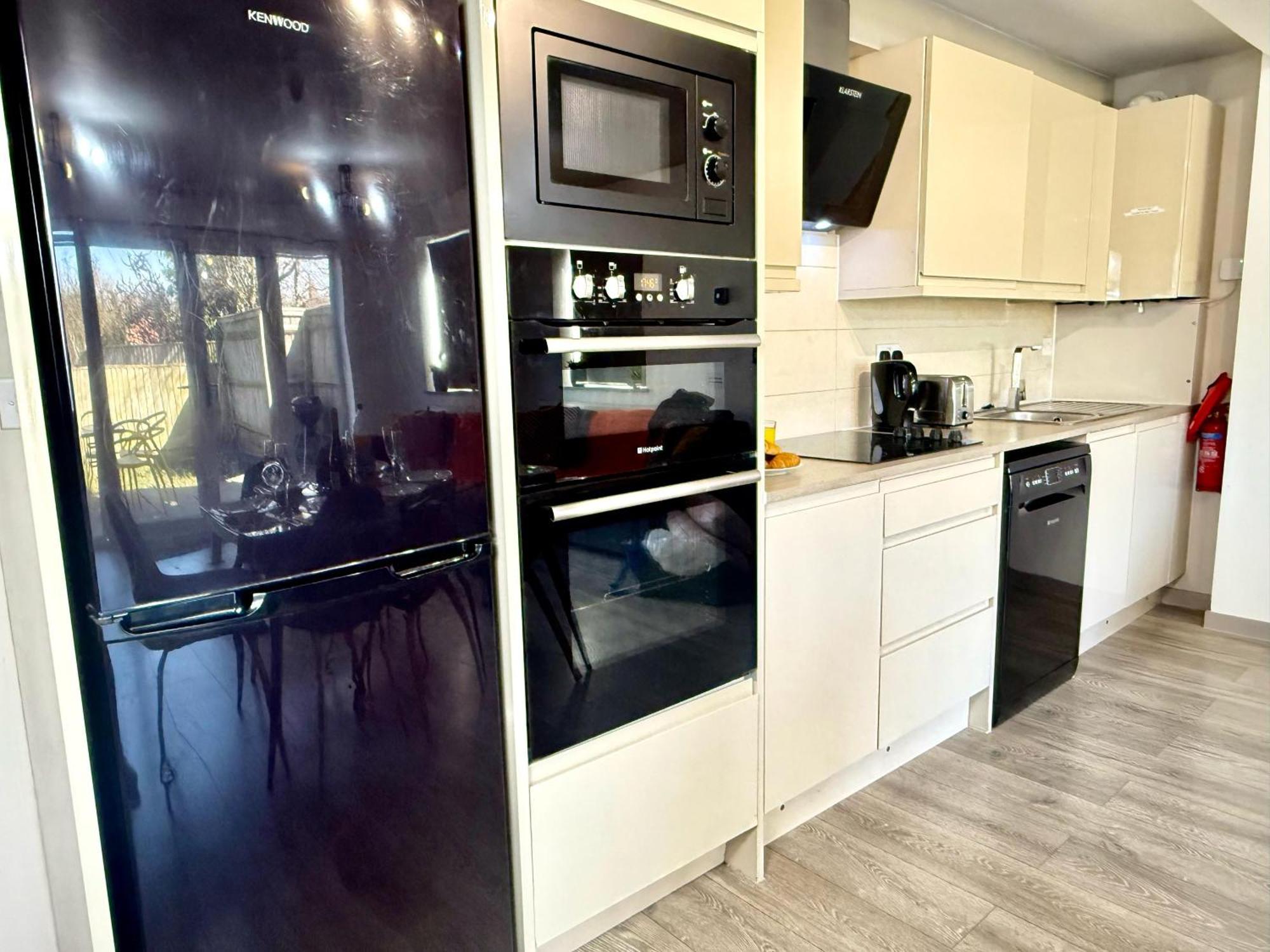Horizon House, Stunning 2-Bedroom Flat 1, Parking, Netflix, Oxford Exterior photo