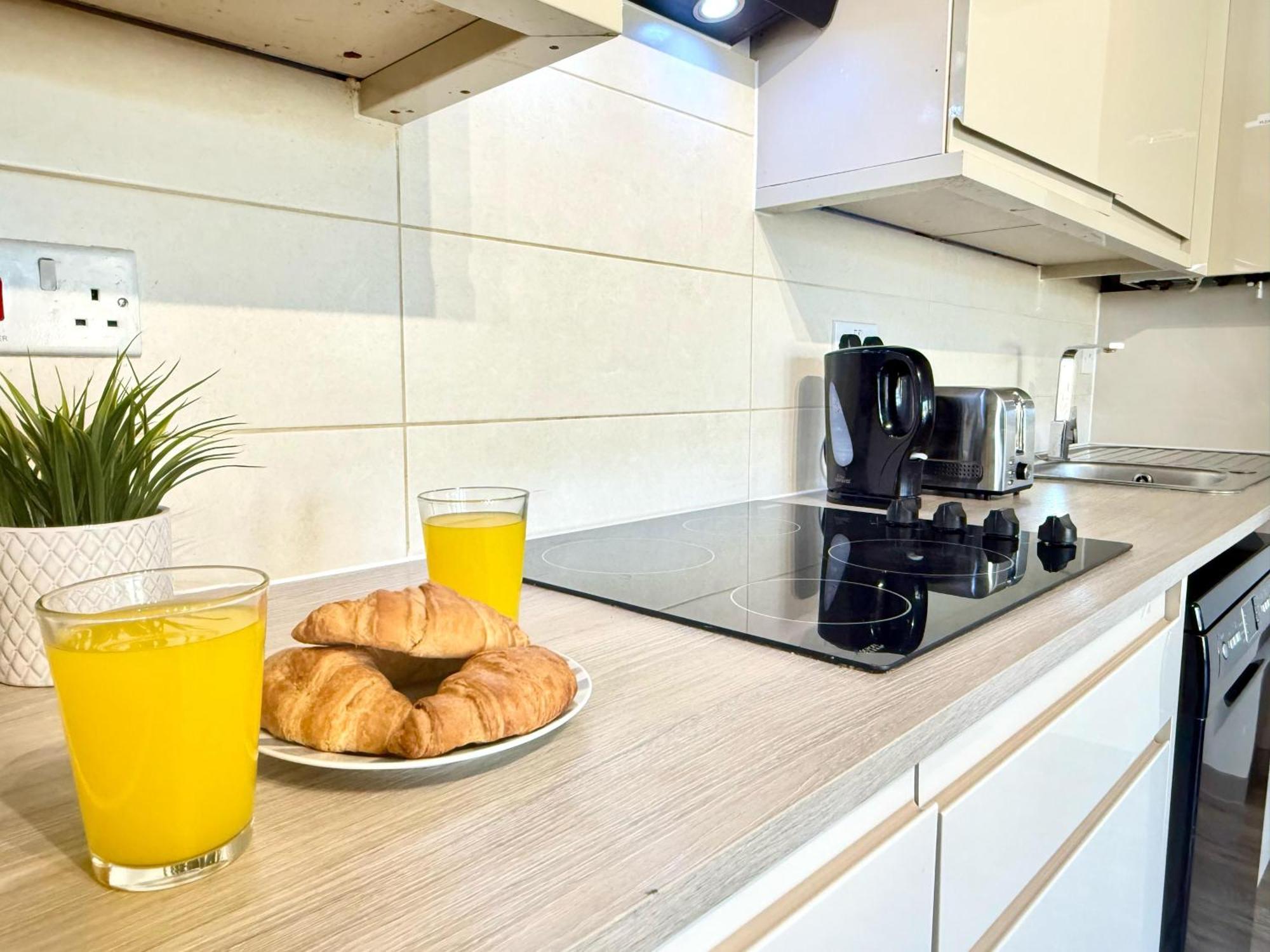 Horizon House, Stunning 2-Bedroom Flat 1, Parking, Netflix, Oxford Exterior photo